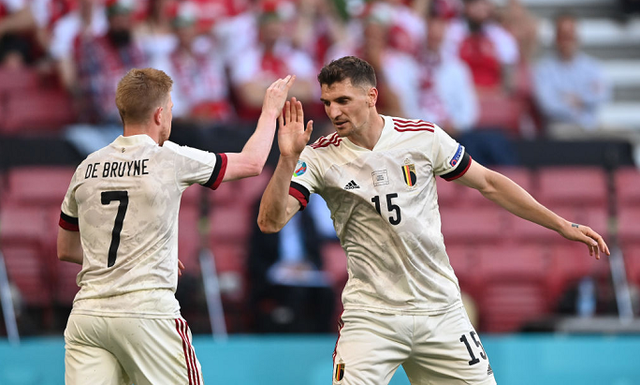 包含丹麦队逆转日本队，辛杜统治全场的词条